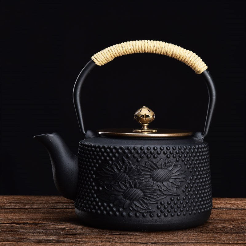 Chieka black cast iron teapot