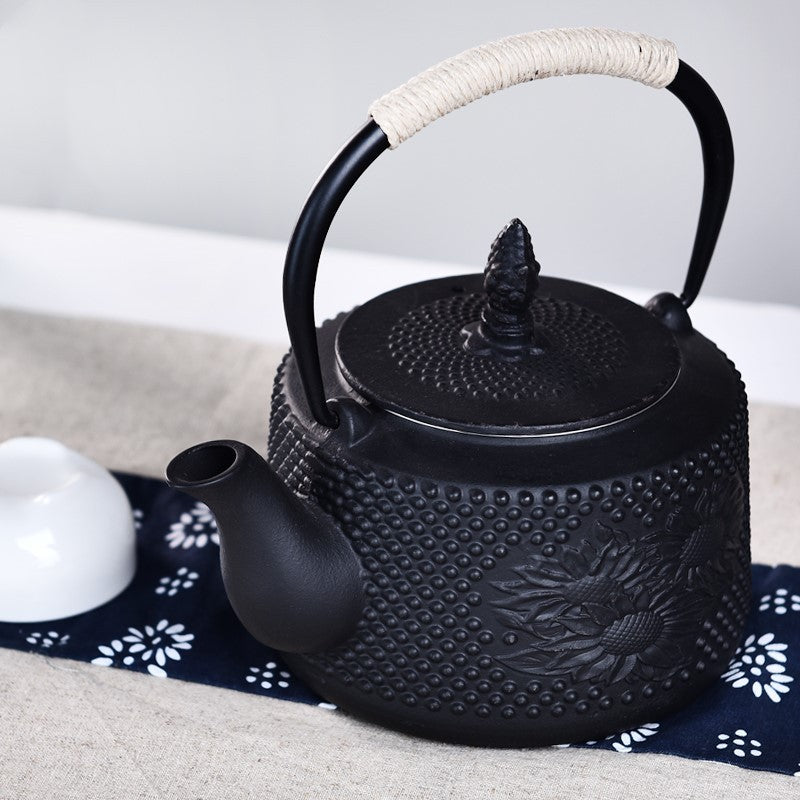 Chieka black cast iron teapot